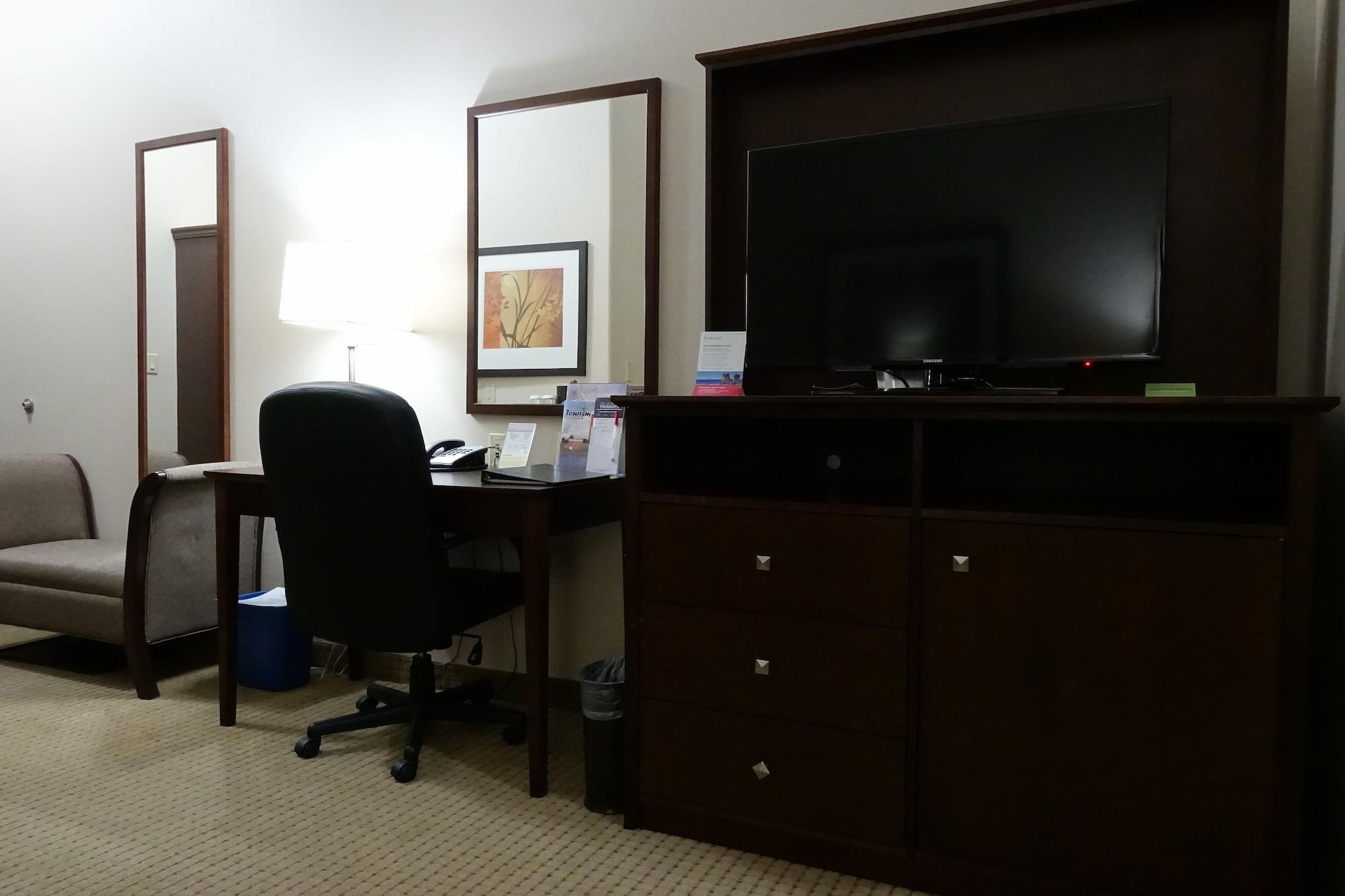 Hotel Ramada By Wyndham Weyburn Zewnętrze zdjęcie