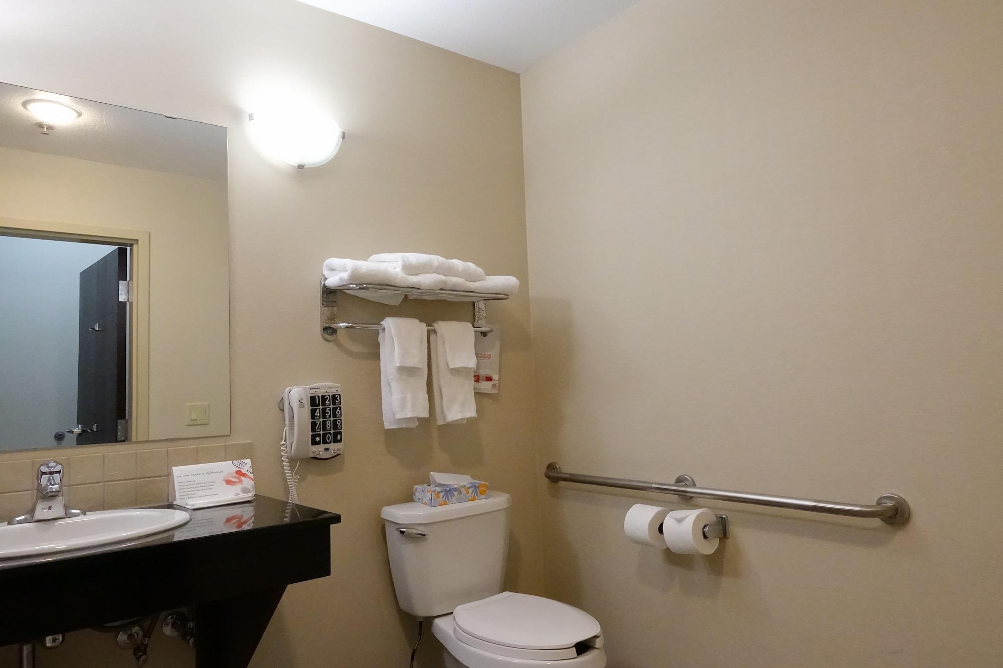 Hotel Ramada By Wyndham Weyburn Zewnętrze zdjęcie