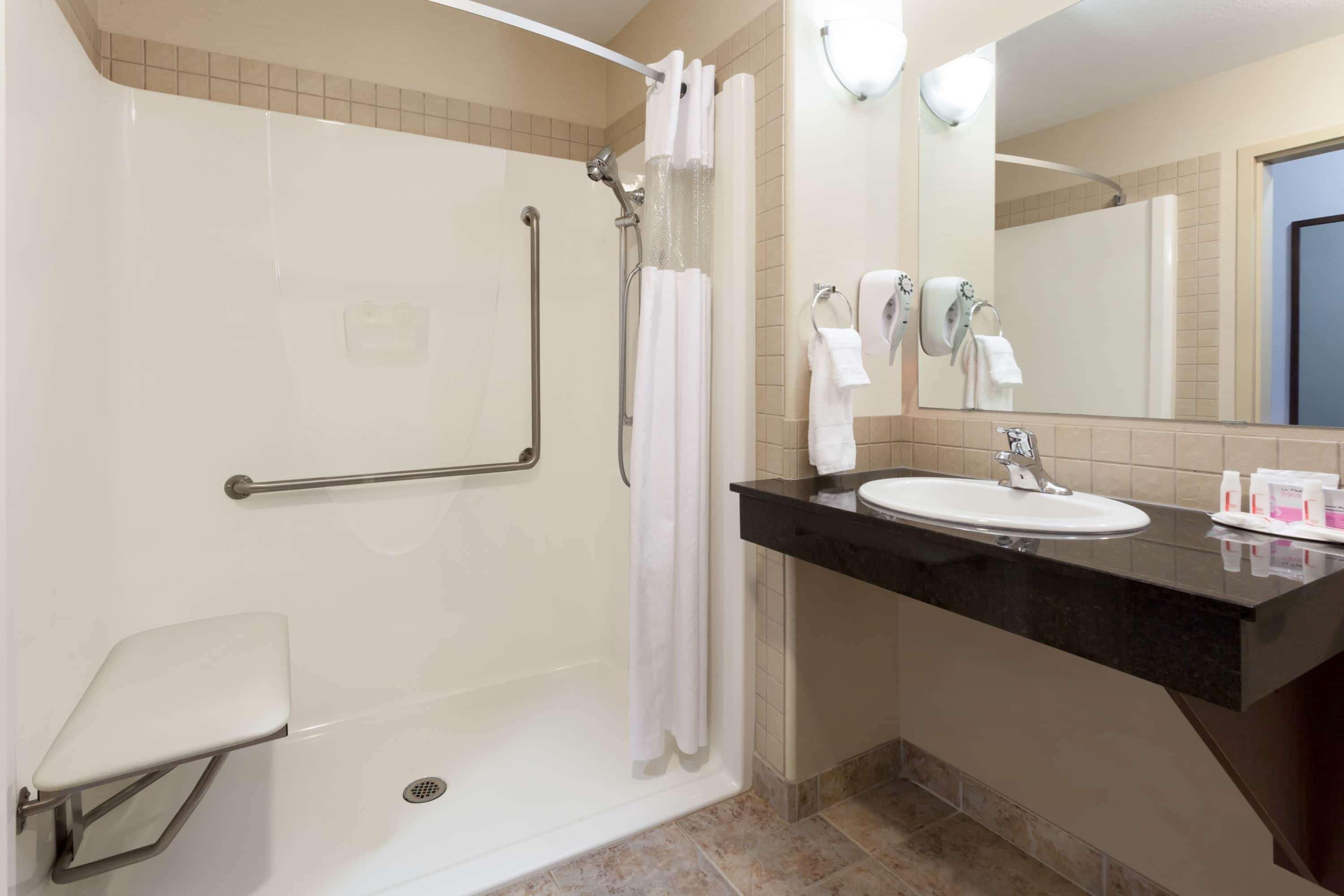 Hotel Ramada By Wyndham Weyburn Zewnętrze zdjęcie