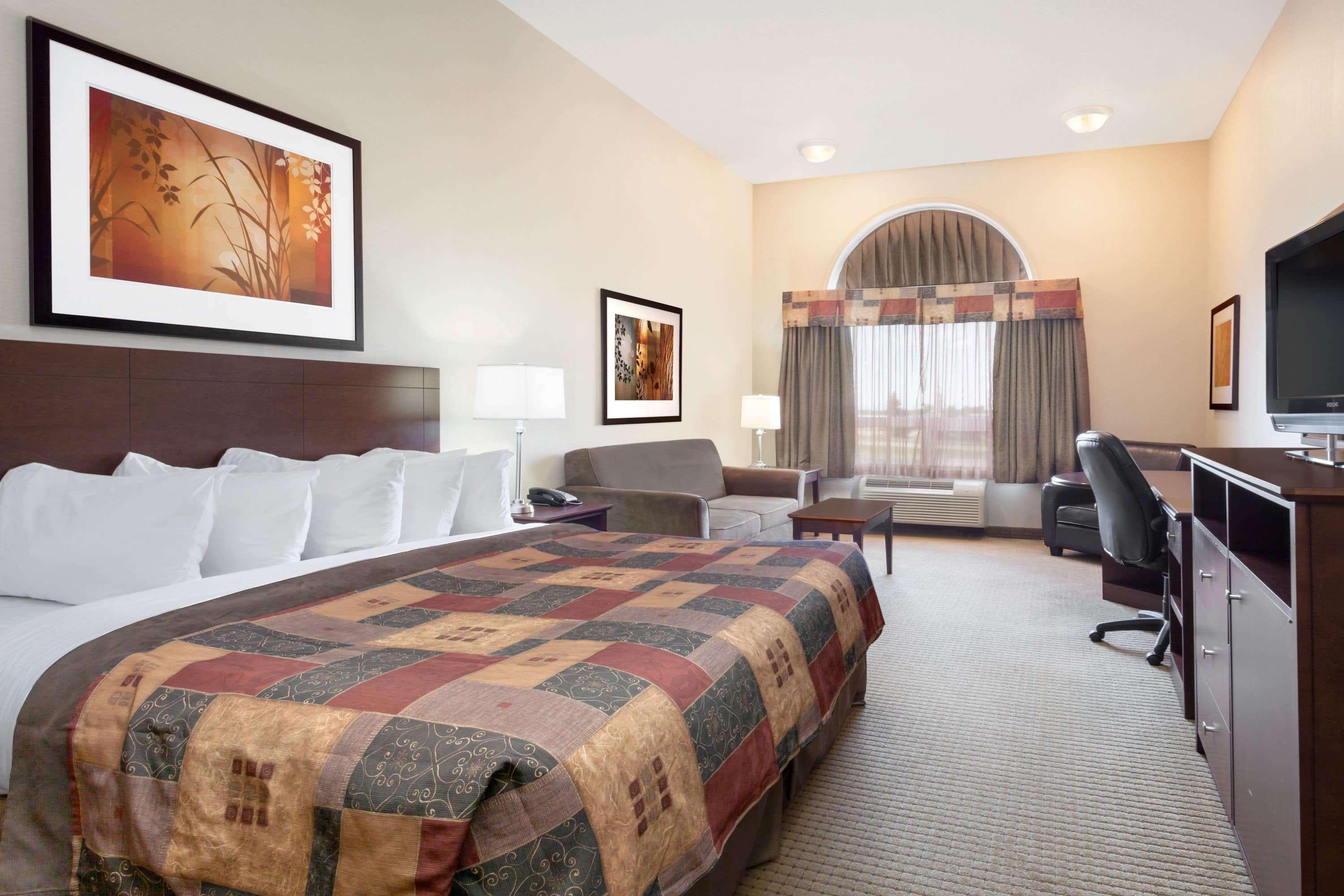 Hotel Ramada By Wyndham Weyburn Zewnętrze zdjęcie