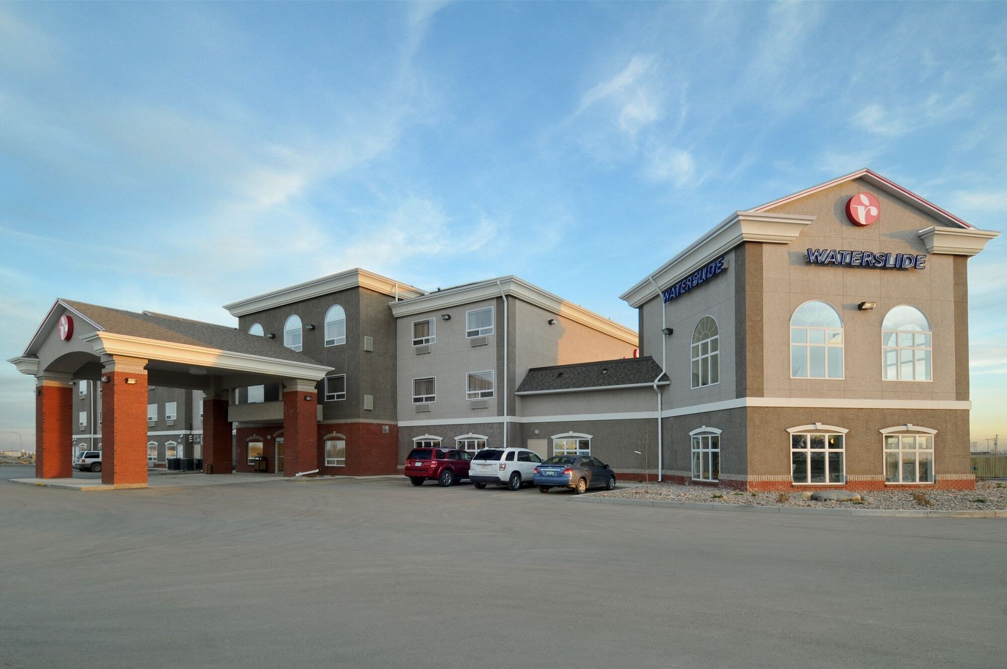 Hotel Ramada By Wyndham Weyburn Zewnętrze zdjęcie